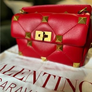 Valentino Garavani Medium Roman Stud leather shoulder bag.